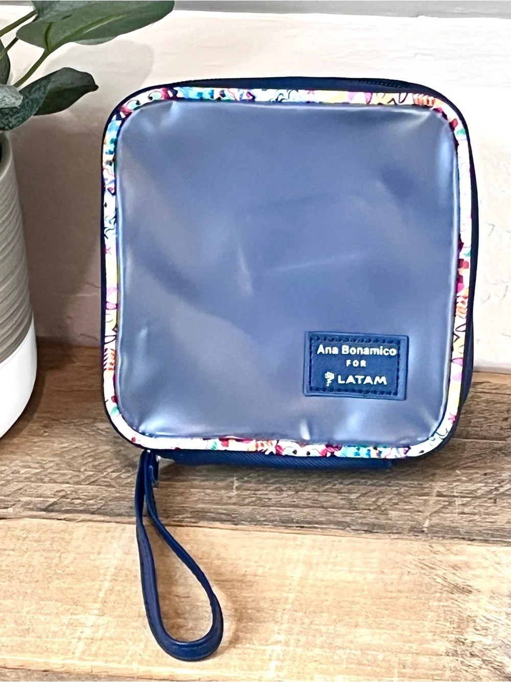 LATAM Airlines Ana Bonamico Business Class Amenity Abstract Art Travel Pouch